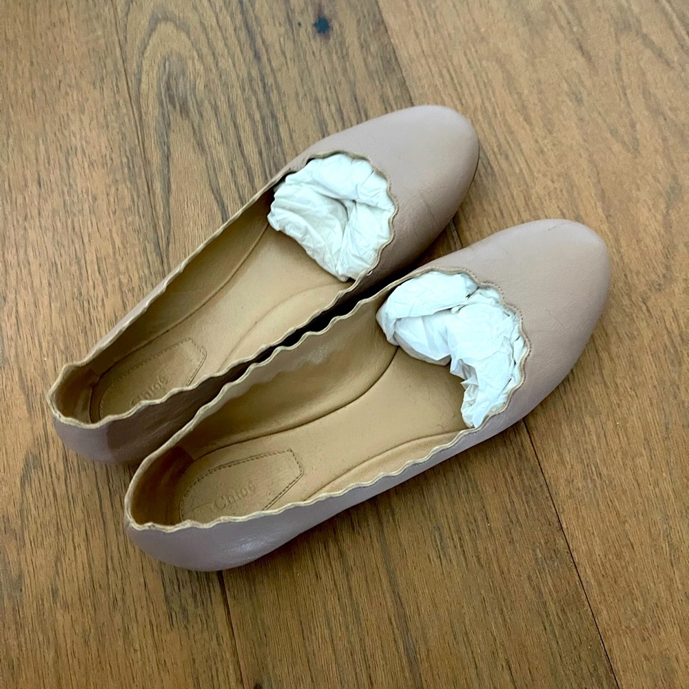 Chloe Lauren scalloped nude flats 36